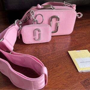 Marc Jacobs The Utility Snapshot Camera Bag in Bubblegum Pink